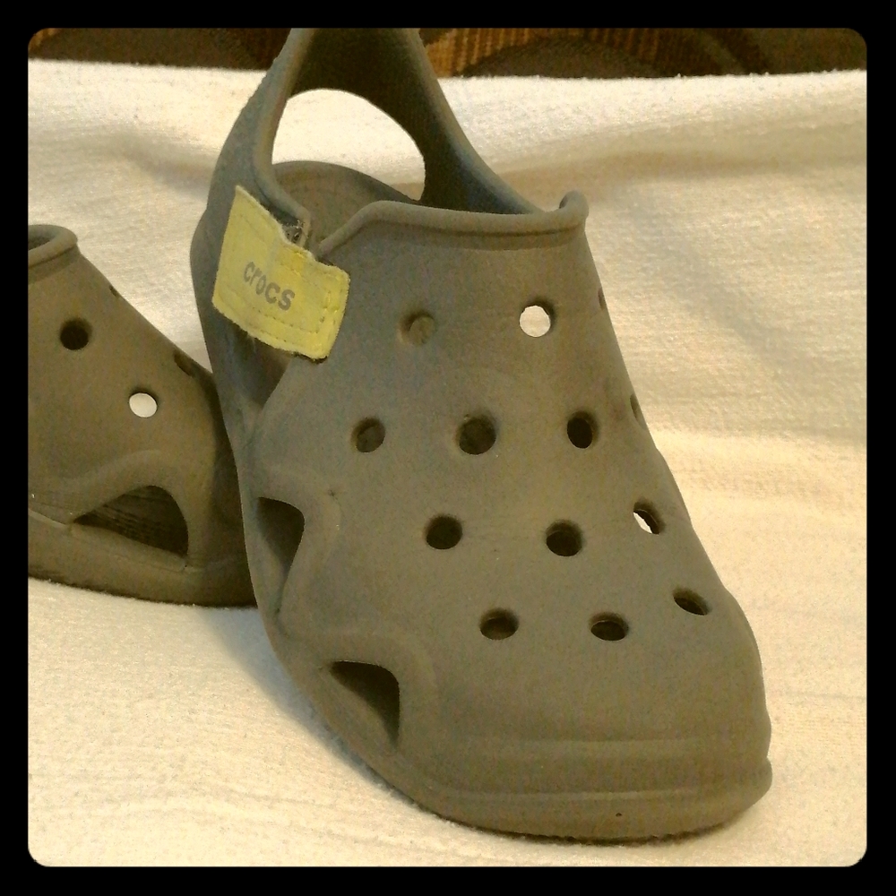 CROCS